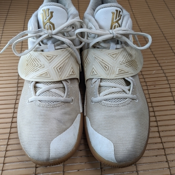 Nike Zoom Kyrie Flytrap3 Summit White Metallic Silver Copper Gold US men's sz 11 - Picture 2 of 10